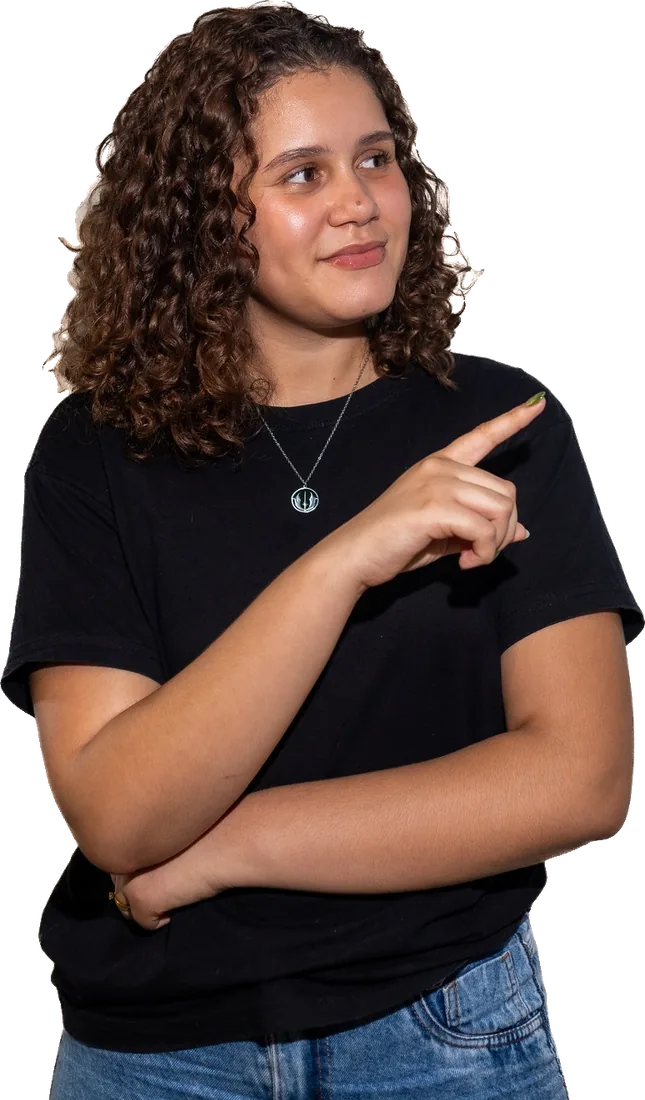 Integrante do time da Seventech apontando pro título
